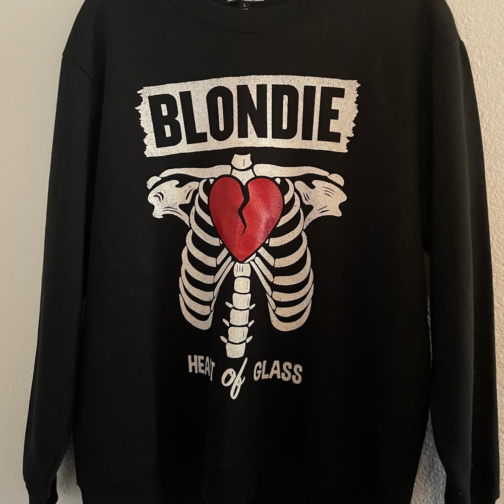 BLONDIE Graphic Black Crewneck Sweatshirt - Red Heart